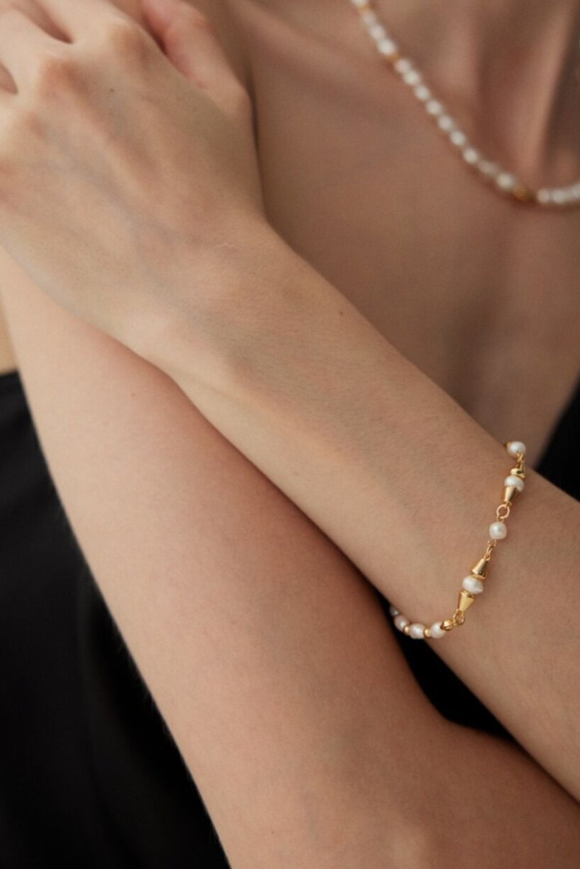 Vintage Pearl Hand Chain Bracelet